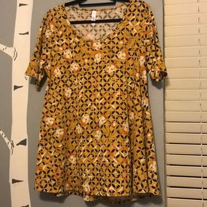 Lularoe L Perfect T